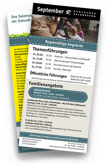 Vorschaubild für das Monatsprogramm August mit Blick auf die beiden Seiten des Flyers